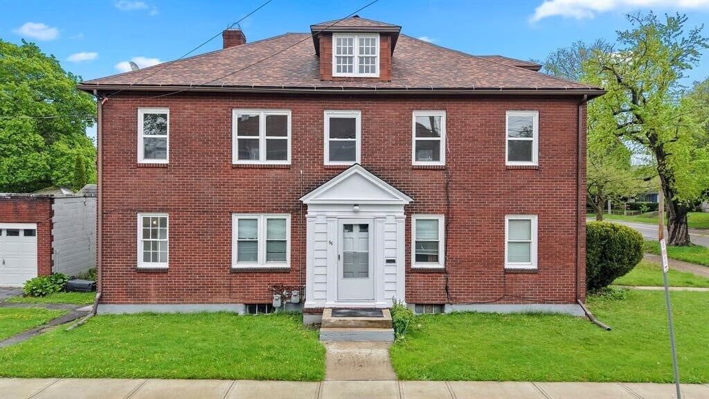 Foto principal - 106 Grand Blvd
