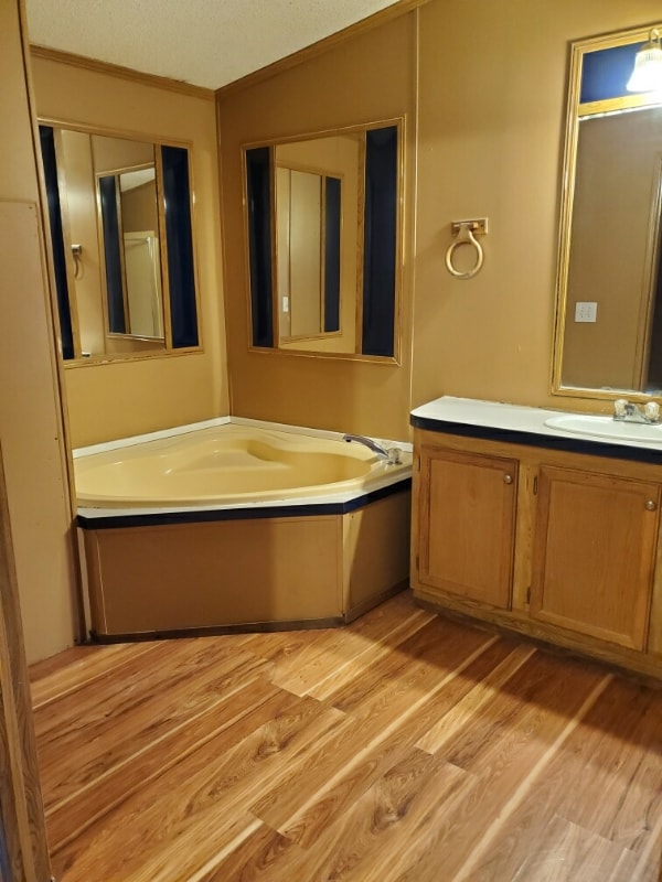 Building Photo - 457 Petty St