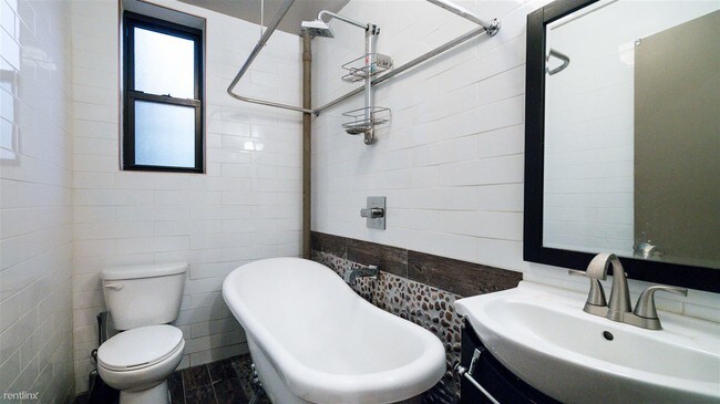 Foto del edificio - 2 br, 1 bath  - 921 Saint Marks Ave