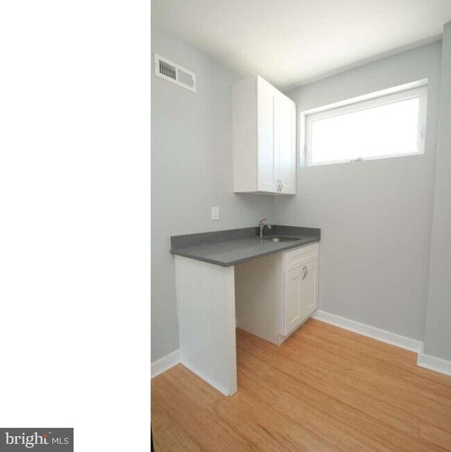 Building Photo - 1523 S Bouvier St