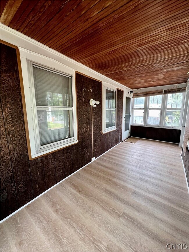 Foto del edificio - 140 E Oneida St