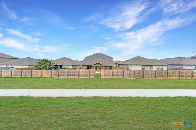 Building Photo - 1048 DUMFRIES Dr