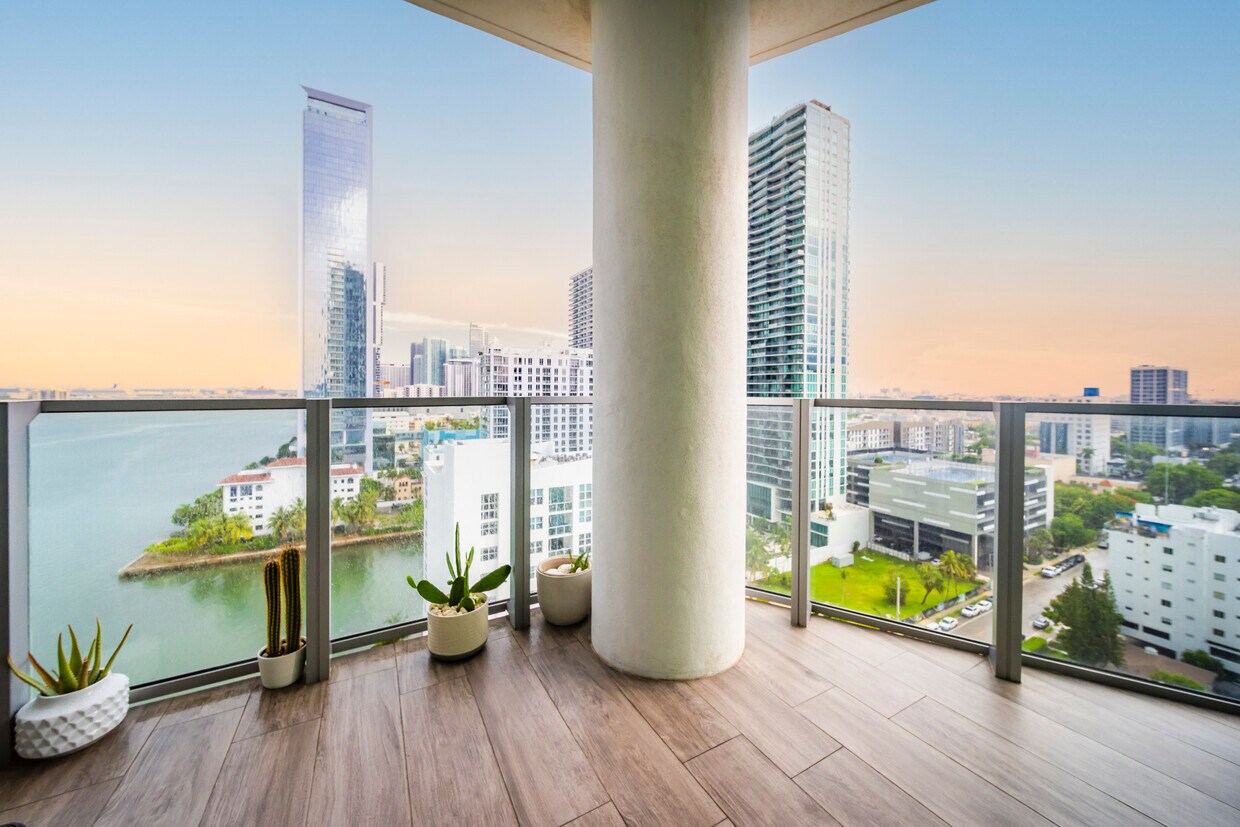 Photo - 2900 NE 7th Ave (Miami, FL)