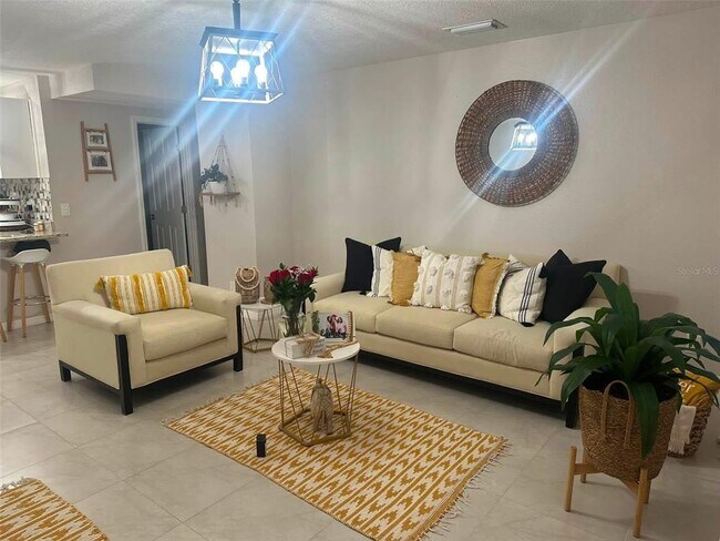 Foto del edificio - 7502 Melaleuca Ln
