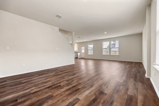 Foto del edificio - 4 Weeks Free!!! Like-New 4-Bedroom Home in Elley Lane with Game Room & Office