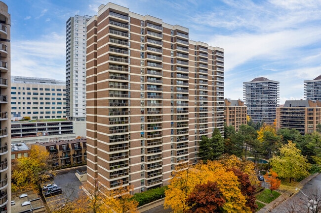 Building Photo - Balfour Square