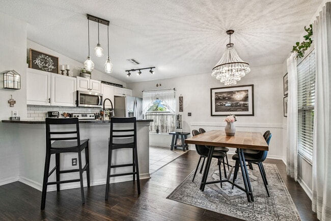 Foto del edificio - 1168 Bass Blvd