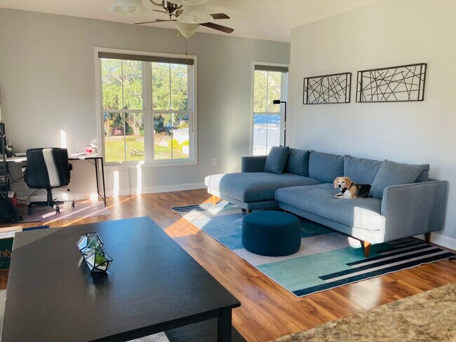 Building Photo - 37 Fathom Ln