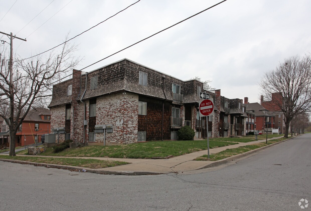 The Red Point Apartments Kansas City, MO
