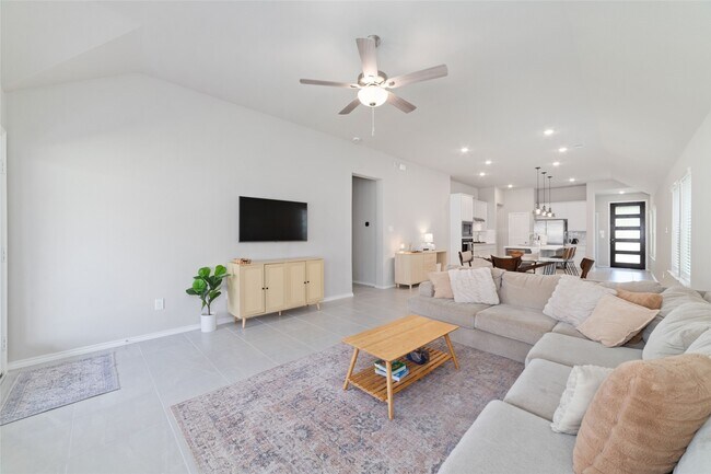 Building Photo - 549 Sand Branch Dr