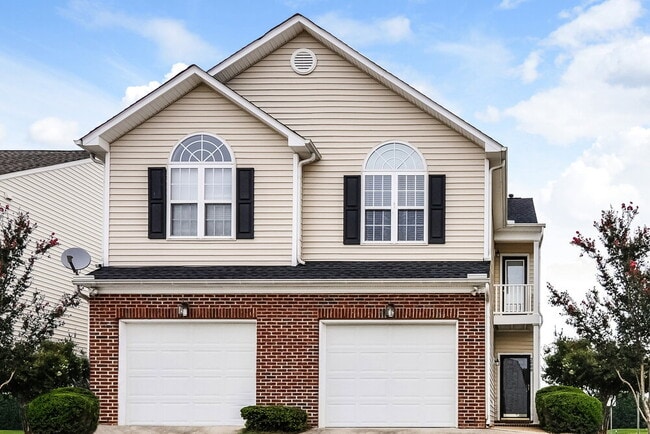 Building Photo - 2000 Persimmon Ridge Dr