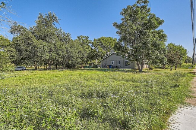 Building Photo - 7214 Salt Springs Dr