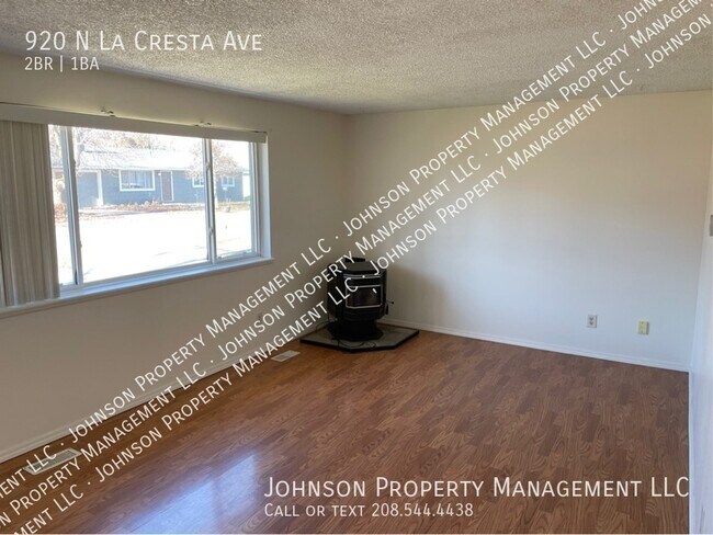 Foto del edificio - Cozy 2-Bedroom Home with Yard and Garage i...