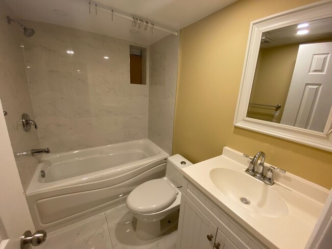 Building Photo - 103 Pandora Cir