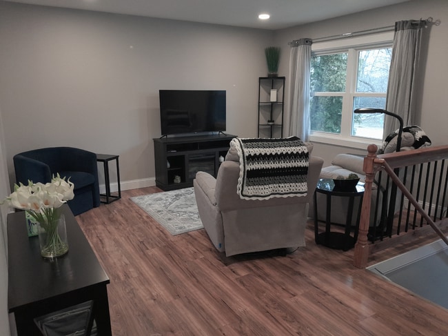 Building Photo - 15423 Trillium Cir