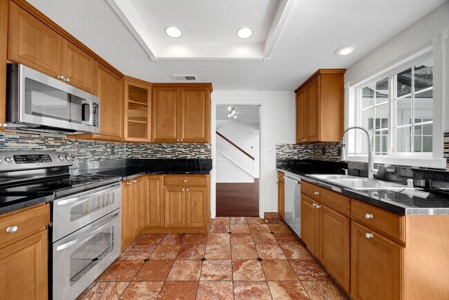 Foto del edificio - 3 Bed, 3 Bath townhome in Woodbridge Village