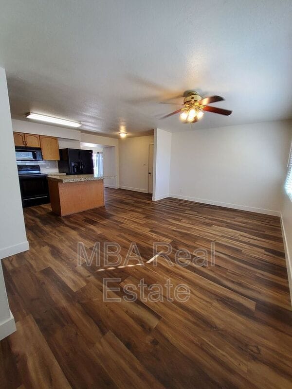 Foto del edificio - 1444 W Huntington Dr