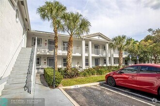 Building Photo - 9013 NW 38th Dr