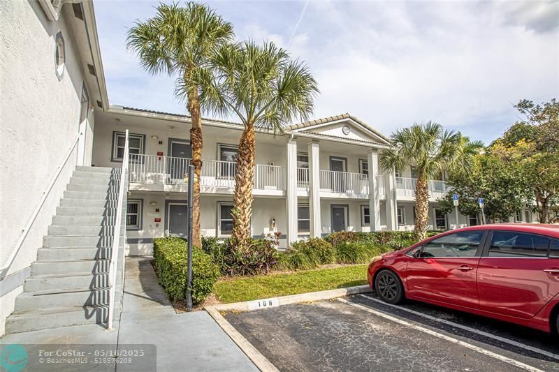 Foto principal - 9013 NW 38th Dr
