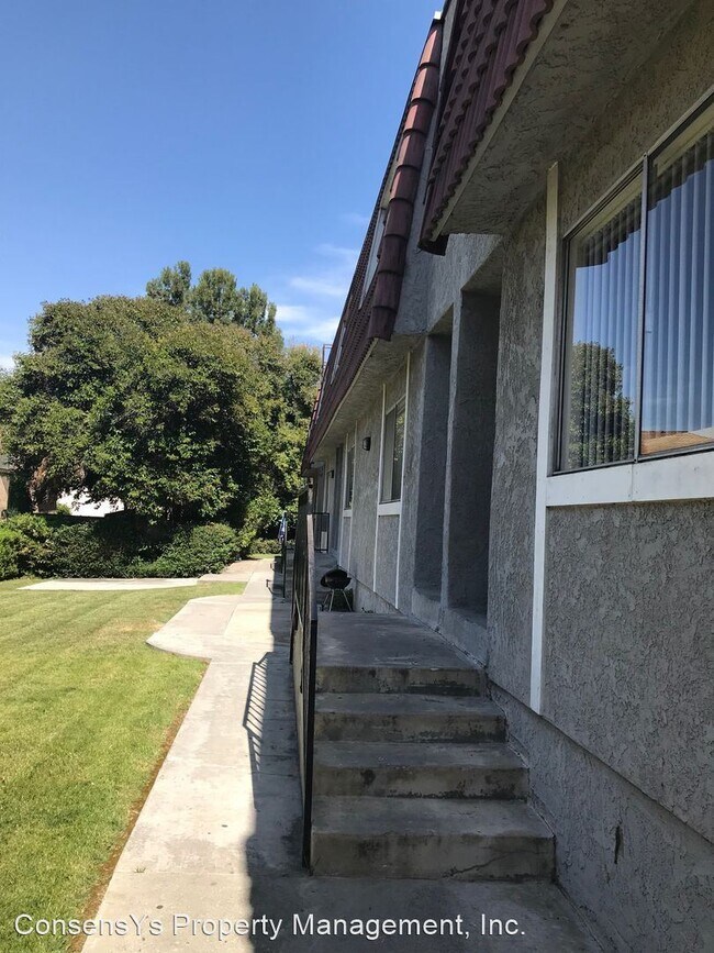 Building Photo - 6442 Rostrata Ave