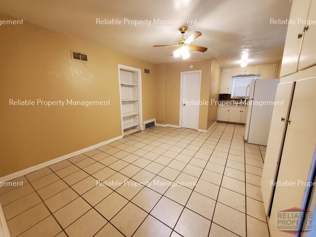 Building Photo - 310 7th St