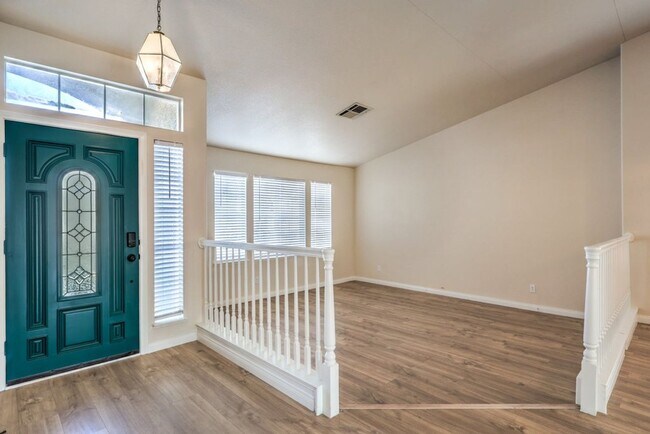 Foto del edificio - Stunning 4-Bedroom, 2-Bath Single-Family Home in Las Vegas