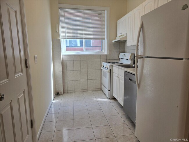 Foto del edificio - 78-10 32nd Ave