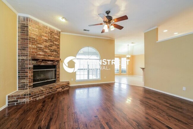 Building Photo - 536 SW 154th Ct