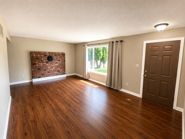 Building Photo - 11080 N Skagit St