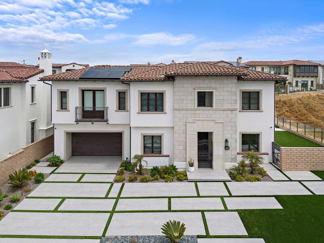 Primary Photo - Exquisite coastal estate showcasing stunni...