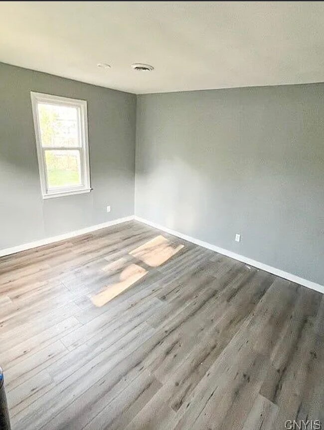 Building Photo - 110 N Main St