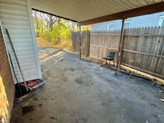 Building Photo - 3 br, 1 bath House - 468 Bay St 468 Bay