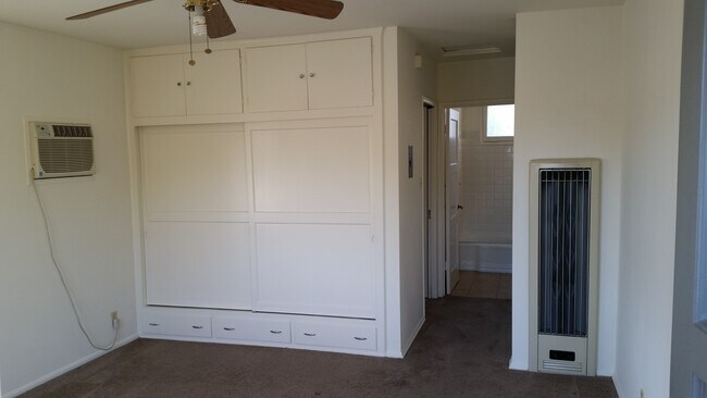 Building Photo - 1014 S Bruce Ln
