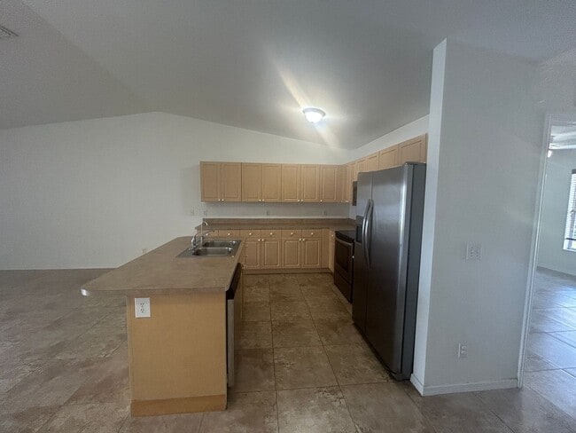 605-607 SE 5 St - 605-607 SE 5 St Apartment