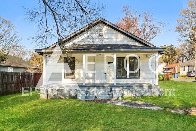 Building Photo - 810 Oakley St