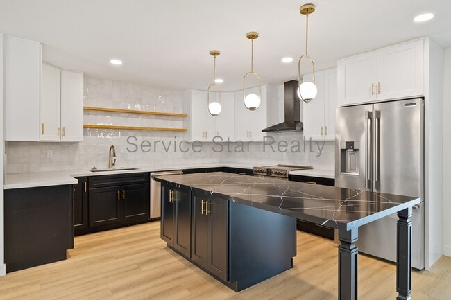 Building Photo - 2202 W Berridge Ln