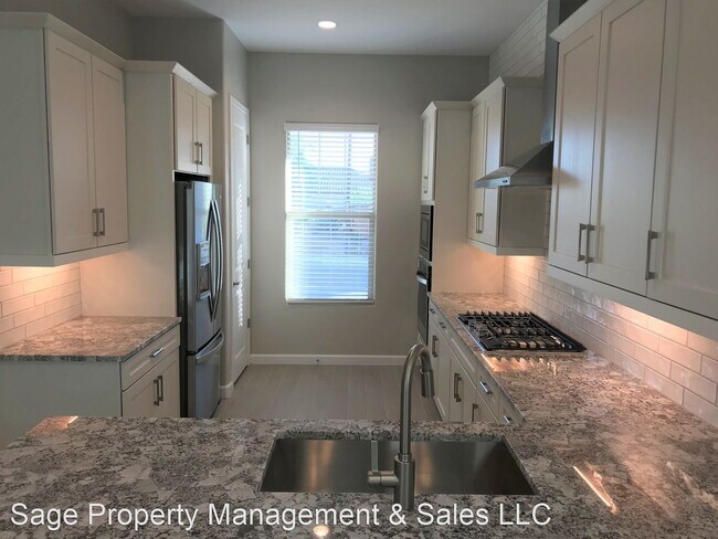 Foto del edificio - 3 br, 2.5 bath House - 6524 E Michigan Ave