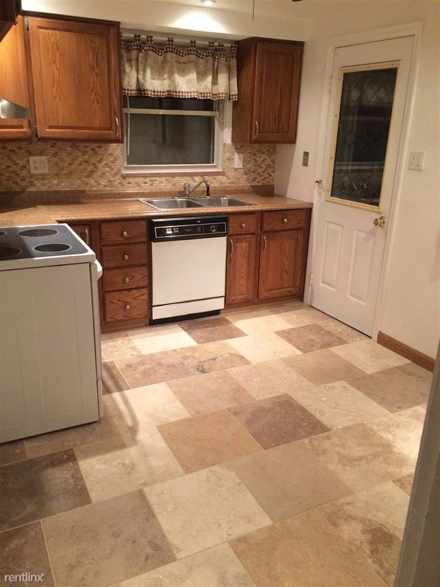 225 Gerrie Dr, Upper Saint Clair, PA 15241 House Rental in Upper