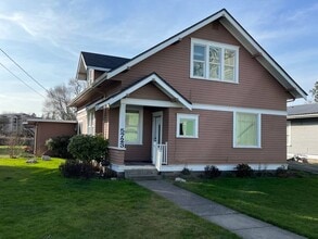Building Photo - 5723 3rd Ave