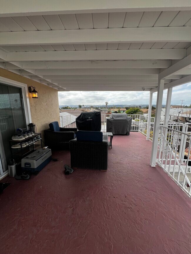 Foto del edificio - 1042 Garland Dr