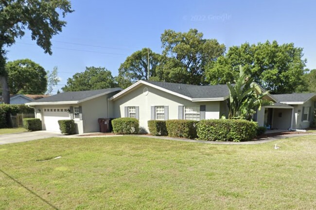 Side entry garage - 1830 Bimini Dr