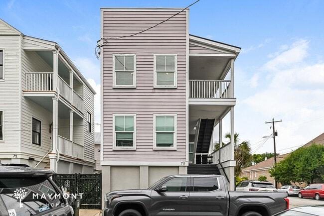 Building Photo - Gorgeous Downtown Charleston Property!