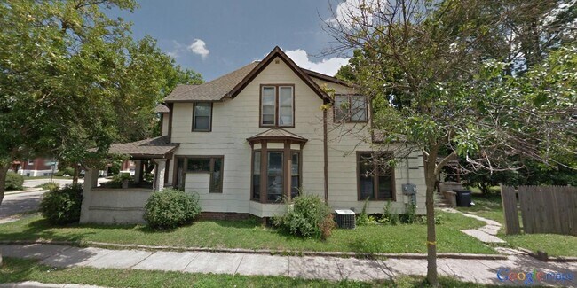 Building Photo - 1101 Tippecanoe St