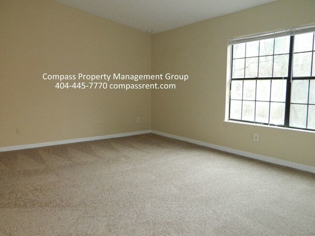 Building Photo - Great Curb Appeal Great Location Lovely home