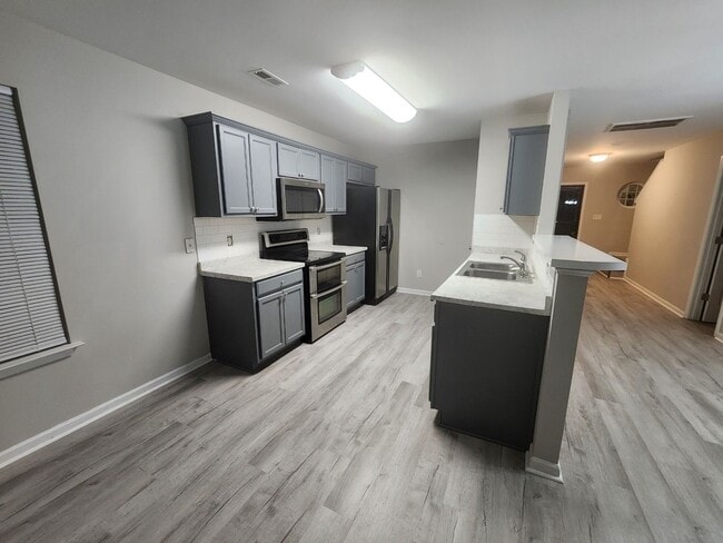 Building Photo - Coming Soon! Single Family Home Available for Rent!