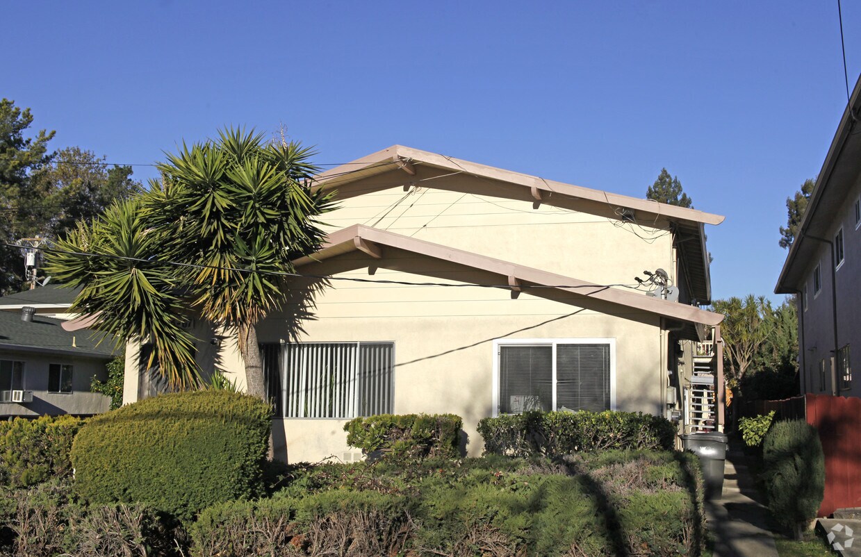 Foto del edificio - 3865-3867 Maybelle Ave