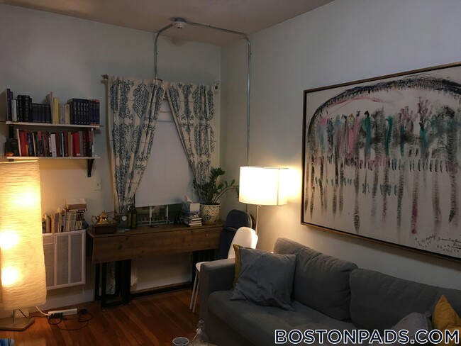 Building Photo - 153 Summer St