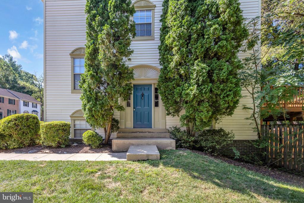 Primary Photo - 5743 Burke Towne Ct