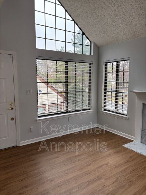 Foto del edificio - 1607 Airy Hill Ct