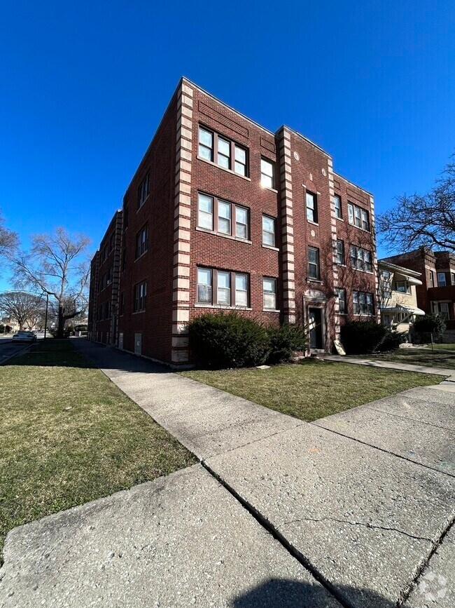 Building Photo - 10801 S Prairie Ave